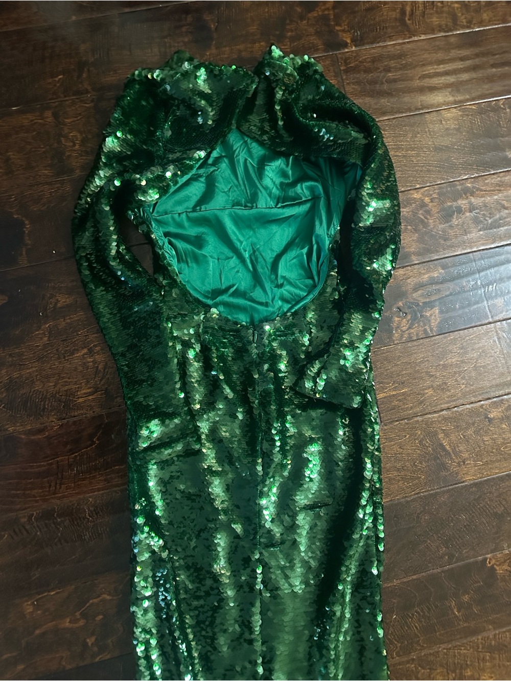 House of CB Emerald Green Sequin Open-Back Maxi Dress - Picture 4 of 8